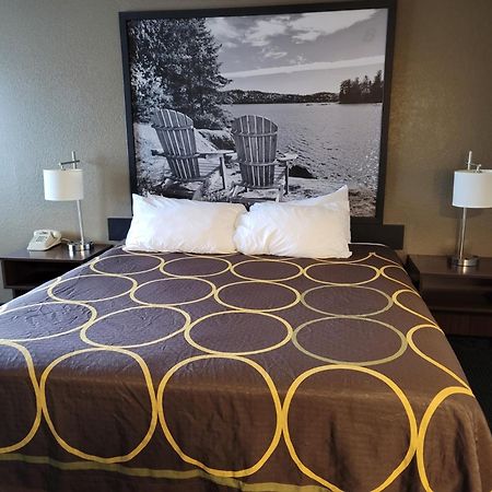 Super 8 By Wyndham Ionia Mi Hotel Eksteriør billede
