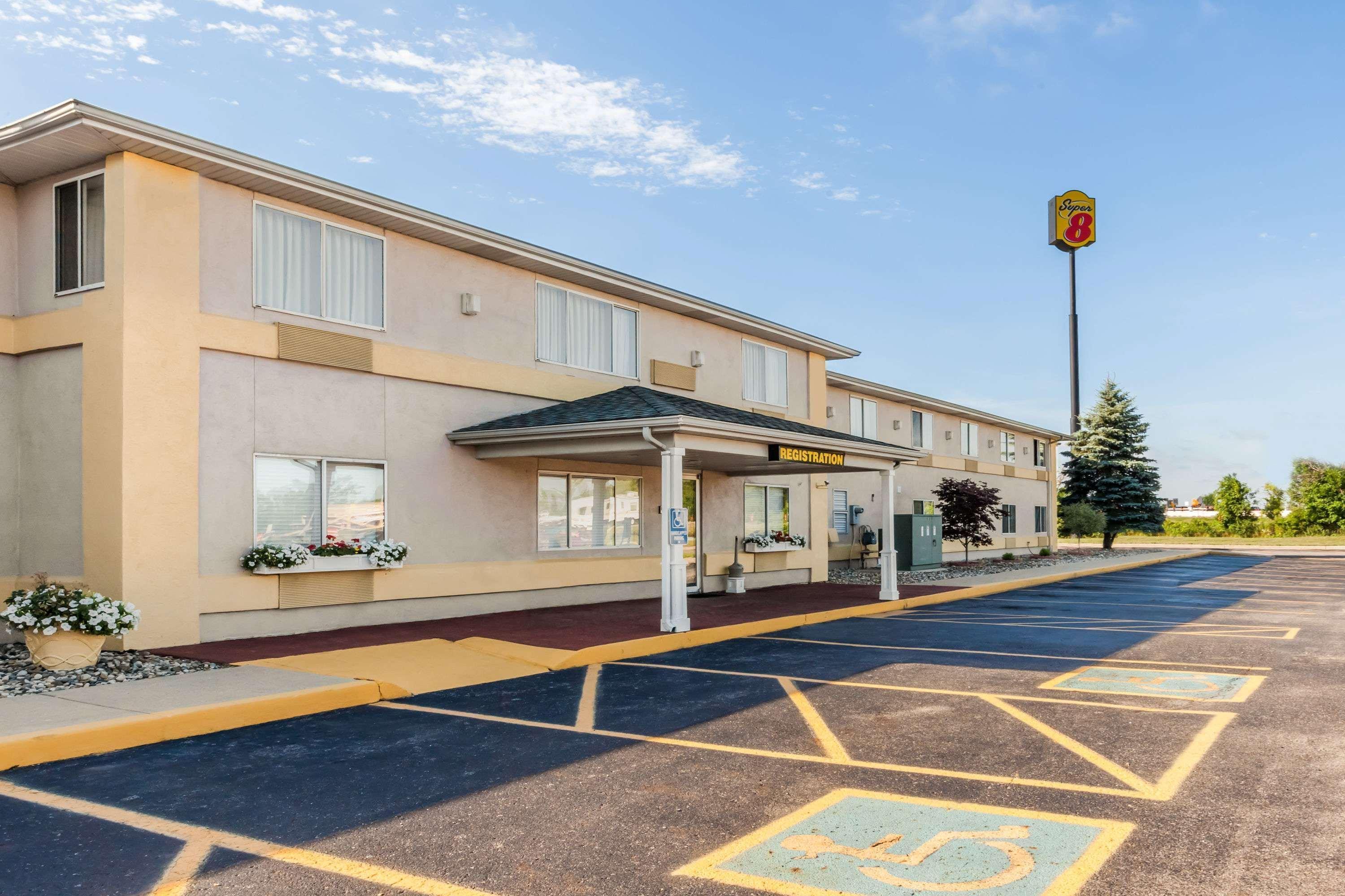 Super 8 By Wyndham Ionia Mi Hotel Eksteriør billede