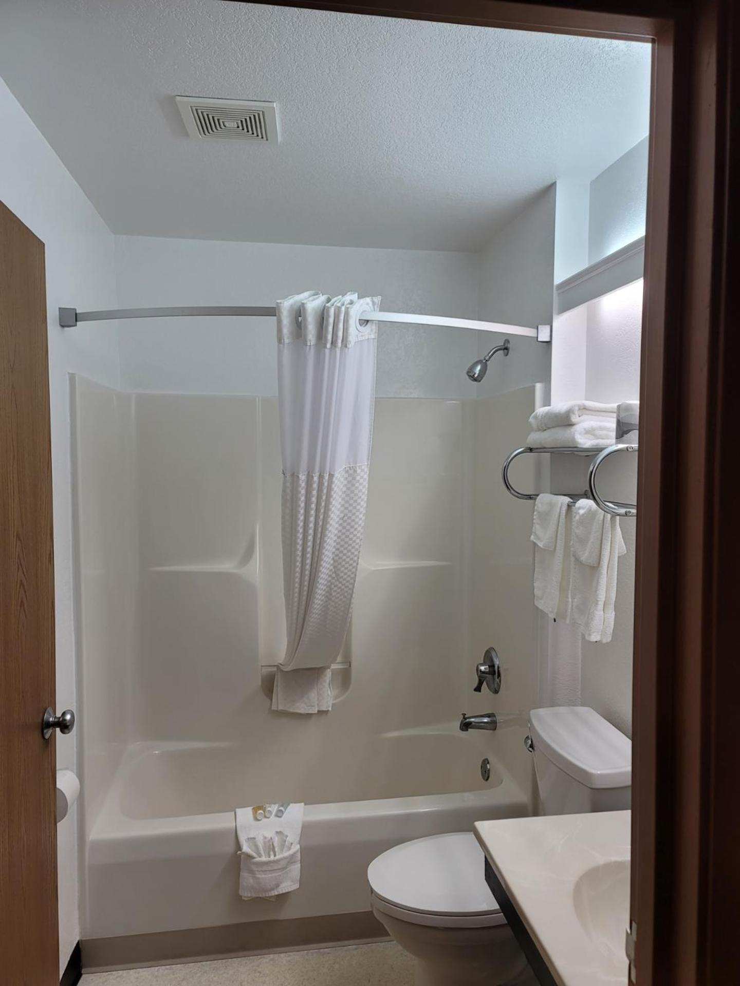 Super 8 By Wyndham Ionia Mi Hotel Eksteriør billede
